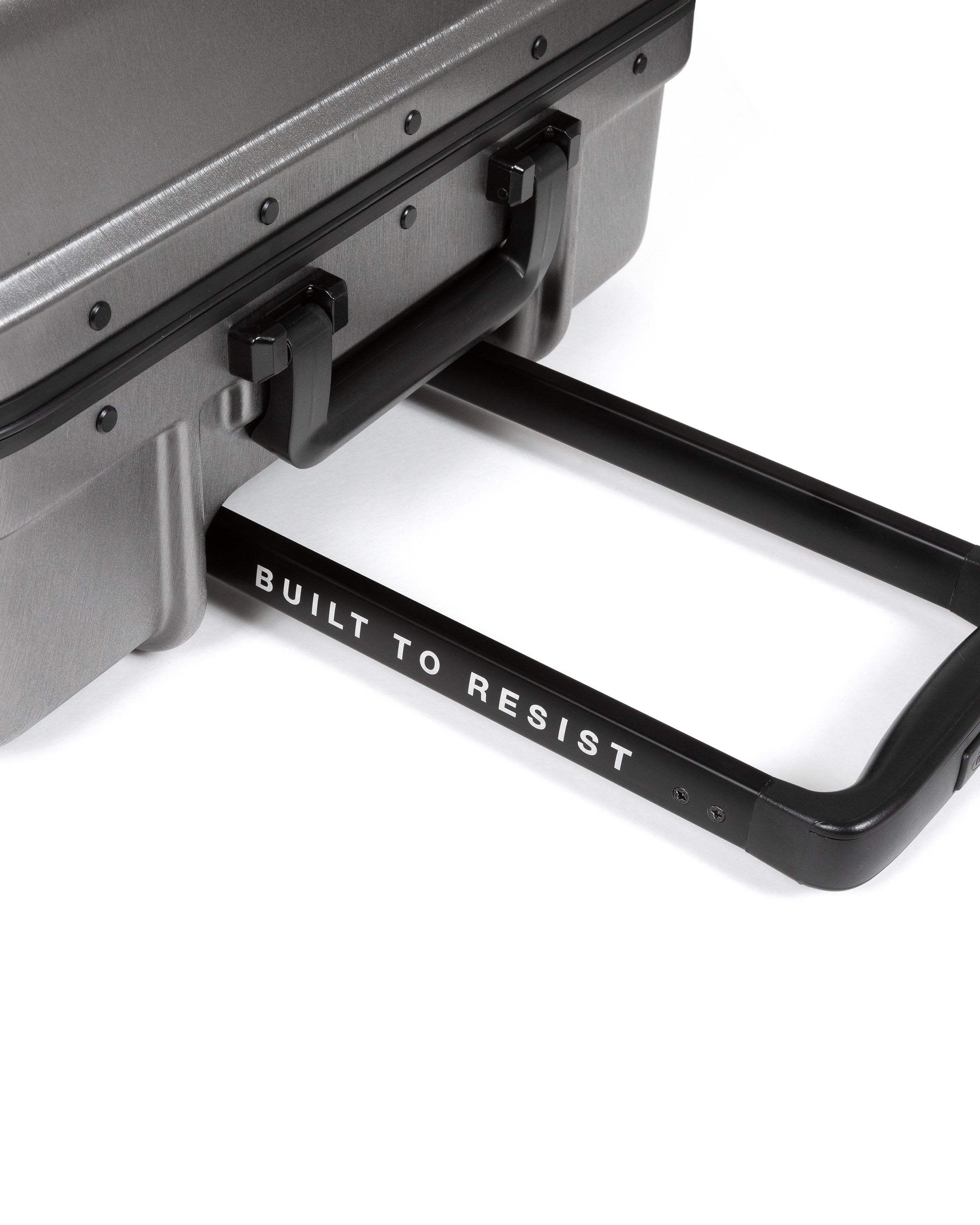 RESIST'R CASE M