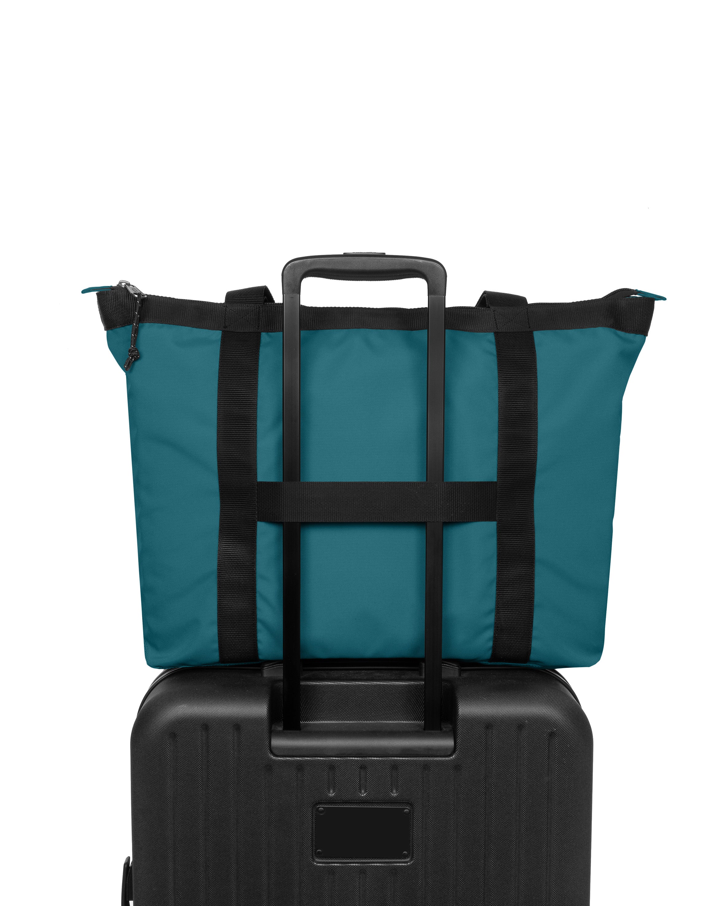 TRAVEL TOTE