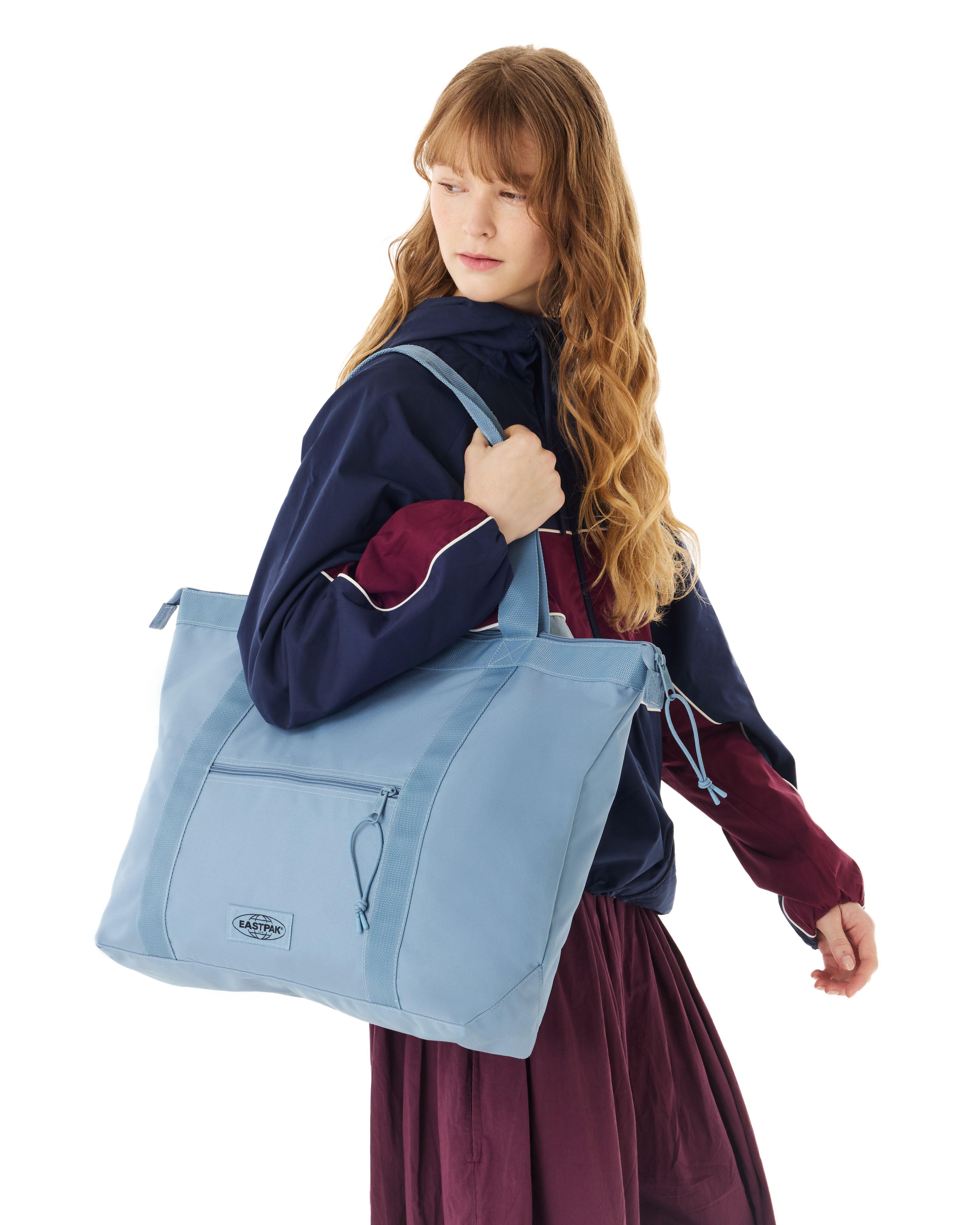 TRAVEL TOTE