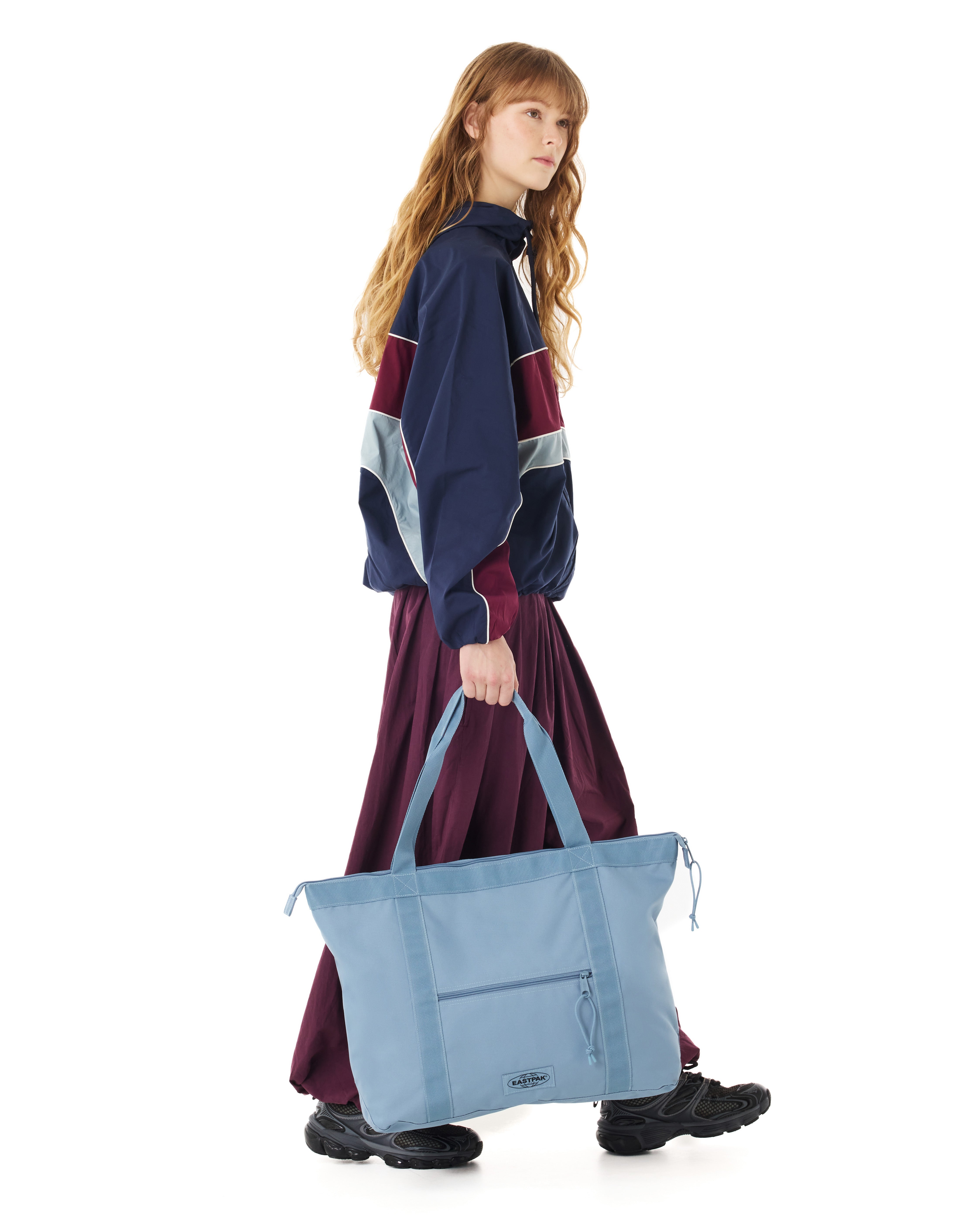 TRAVEL TOTE