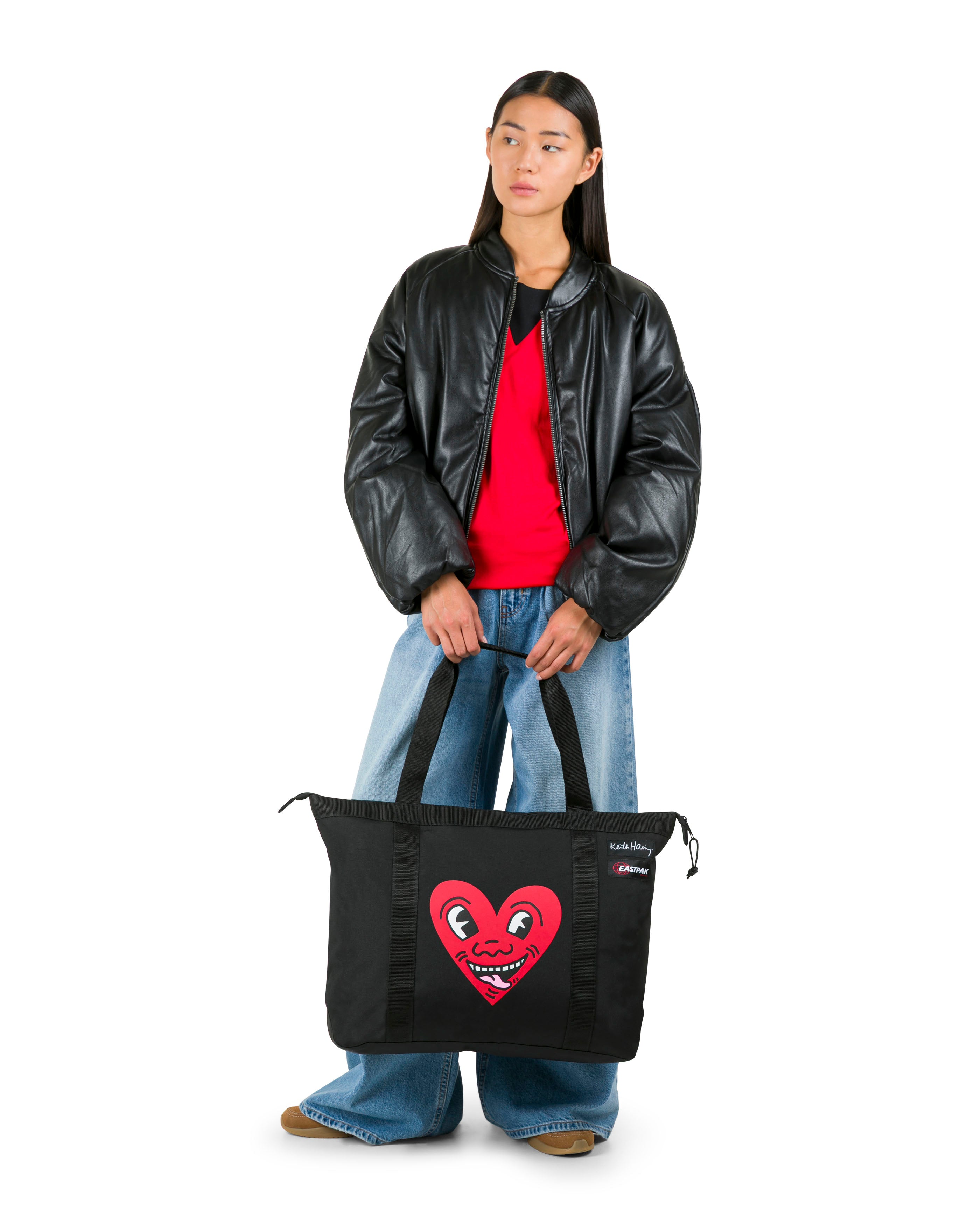 TRAVEL TOTE
