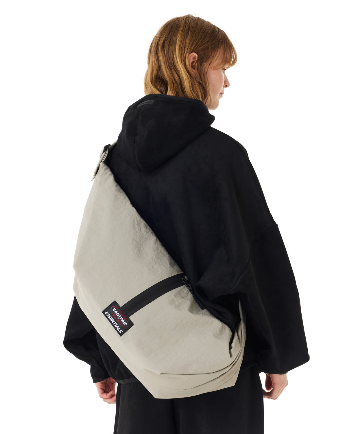 ESSENTIALS SHELL BAG Cement - 2